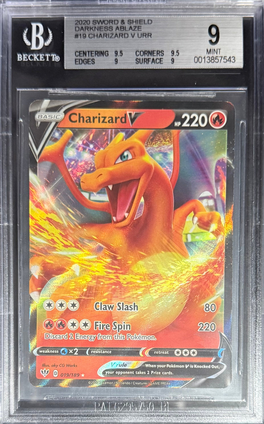 Pokemon Charizard V 19/189 Pokemon Sword & Shield Darkness Ablaze 2020 Beckett BGS 9